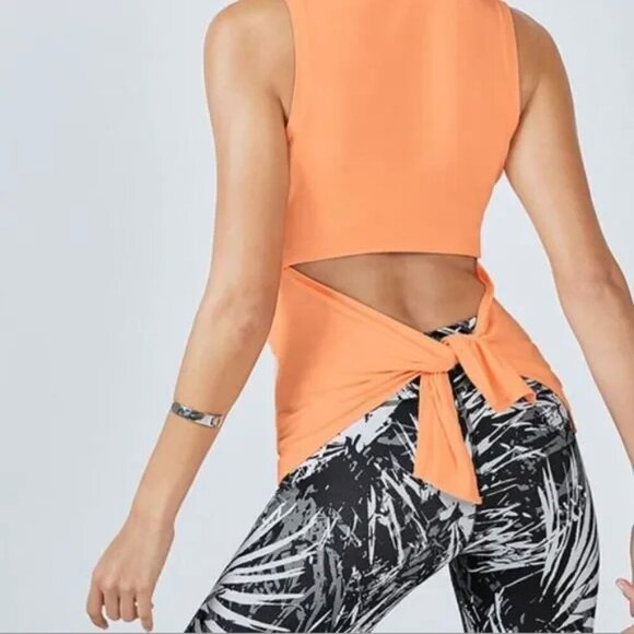 Women's M Fabletics Mariela Tank Peach - Picture 3 of 7